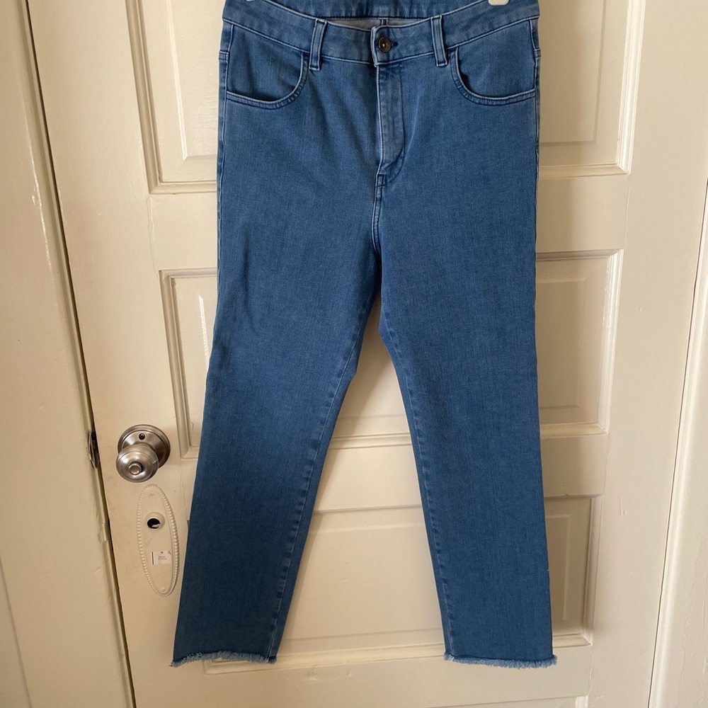 Classic Blue Women's Cropped Jeans